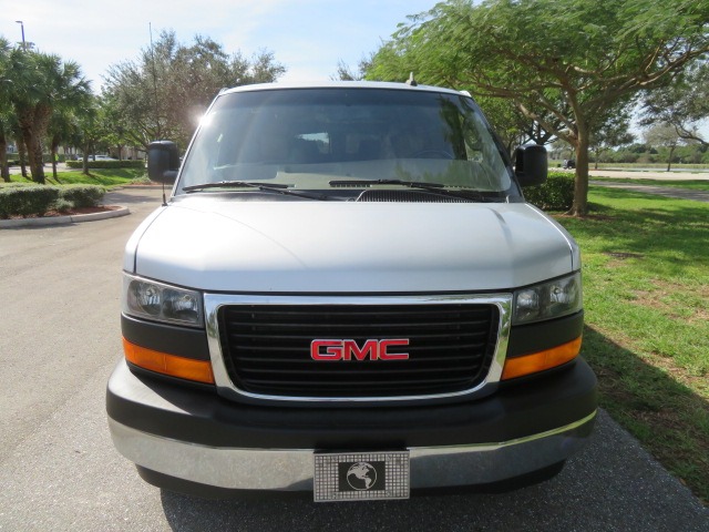 2017 GMC Savana - 1GTW7AFG6H1259212 - Image #18