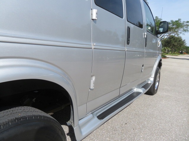 2017 GMC Savana - 1GTW7AFG6H1259212 - Image #27