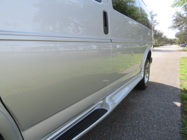 2017 GMC Savana - 1GTW7AFG6H1259212 - Image #30
