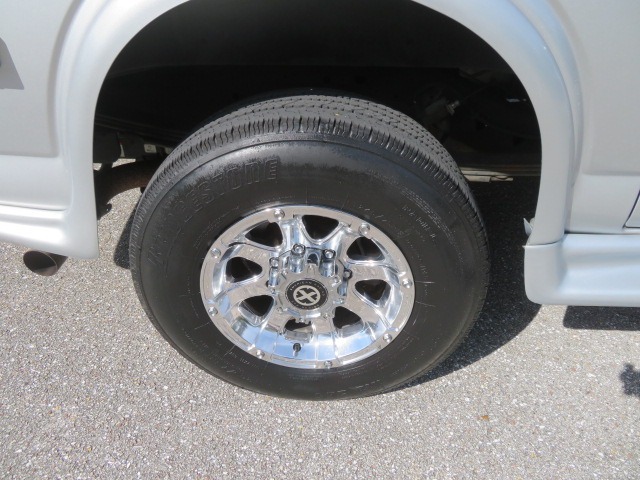 2017 GMC Savana - 1GTW7AFG6H1259212 - Image #33