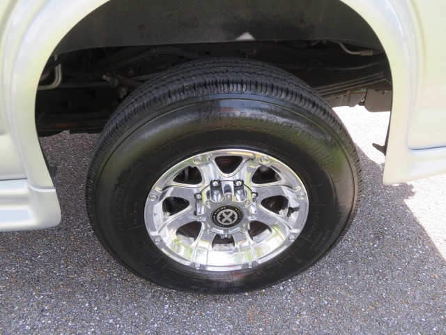 2017 GMC Savana - 1GTW7AFG6H1259212 - Image #38