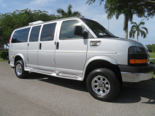 2017 GMC Savana - 1GTW7AFG6H1259212 - Image #5