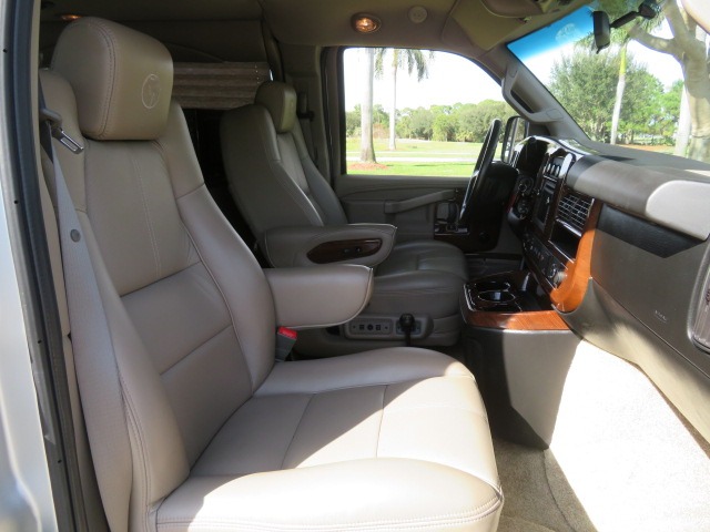 2017 GMC Savana - 1GTW7AFG6H1259212 - Image #70