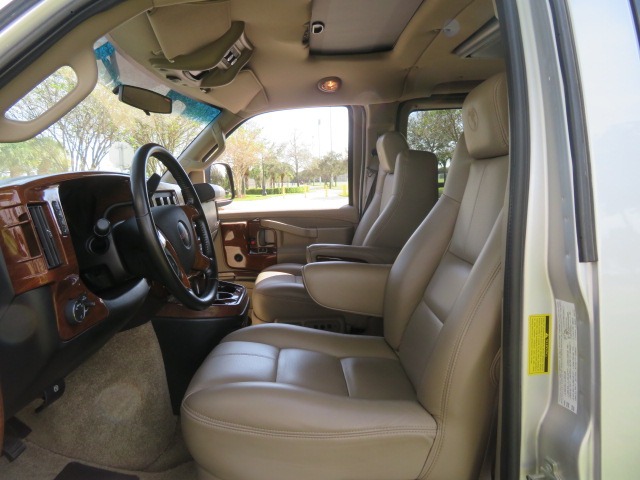 2017 GMC Savana - 1GTW7AFG6H1259212 - Image #72