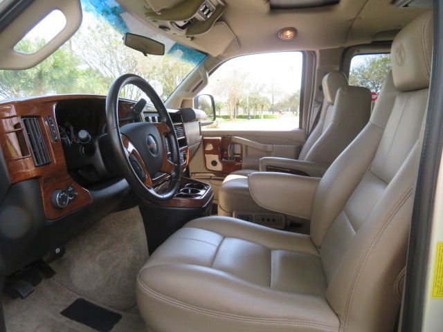 2017 GMC Savana - 1GTW7AFG6H1259212 - Image #76